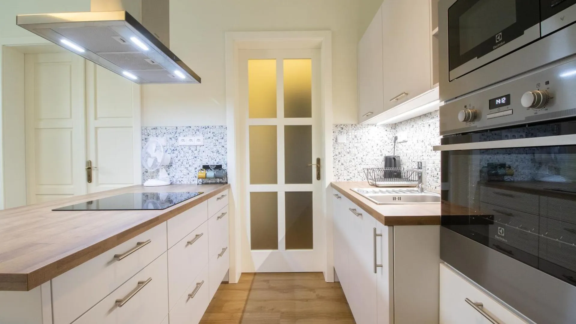 Stay Inn Apartments Ve Smeckah Praag