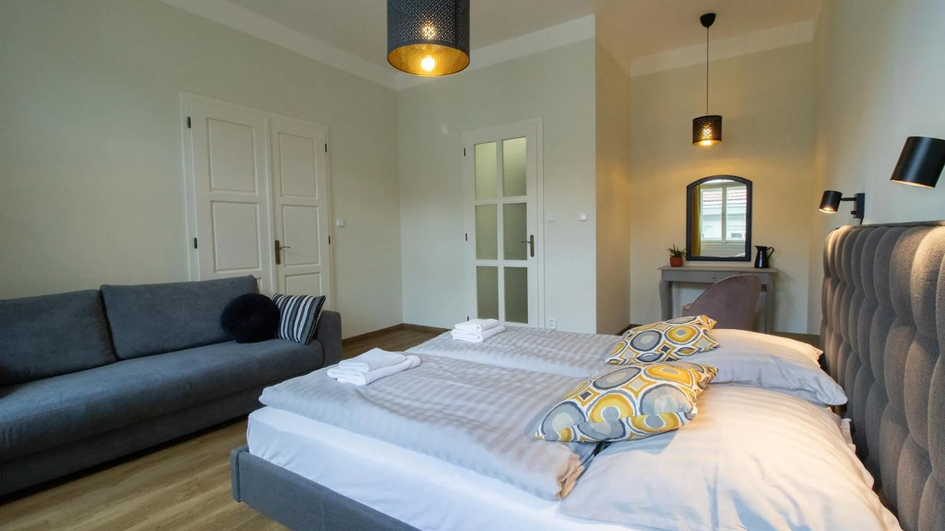 Stay Inn Apartments Ve Smeckah Praag