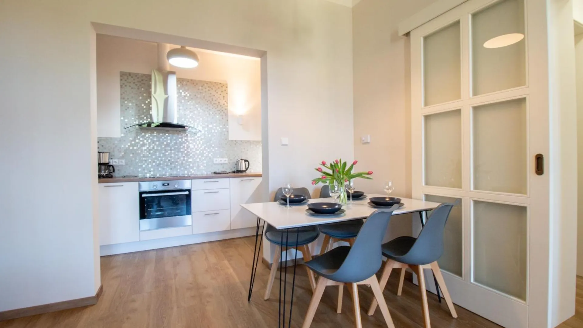 Stay Inn Apartments Ve Smeckah Praag