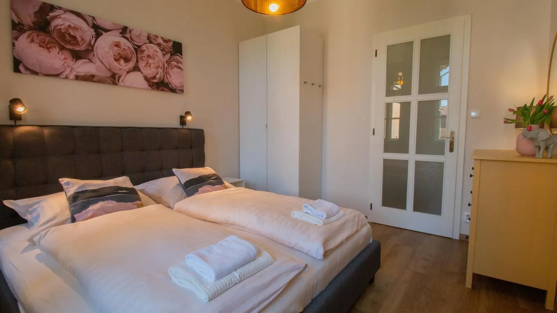 Stay Inn Apartments Ve Smeckah Praag