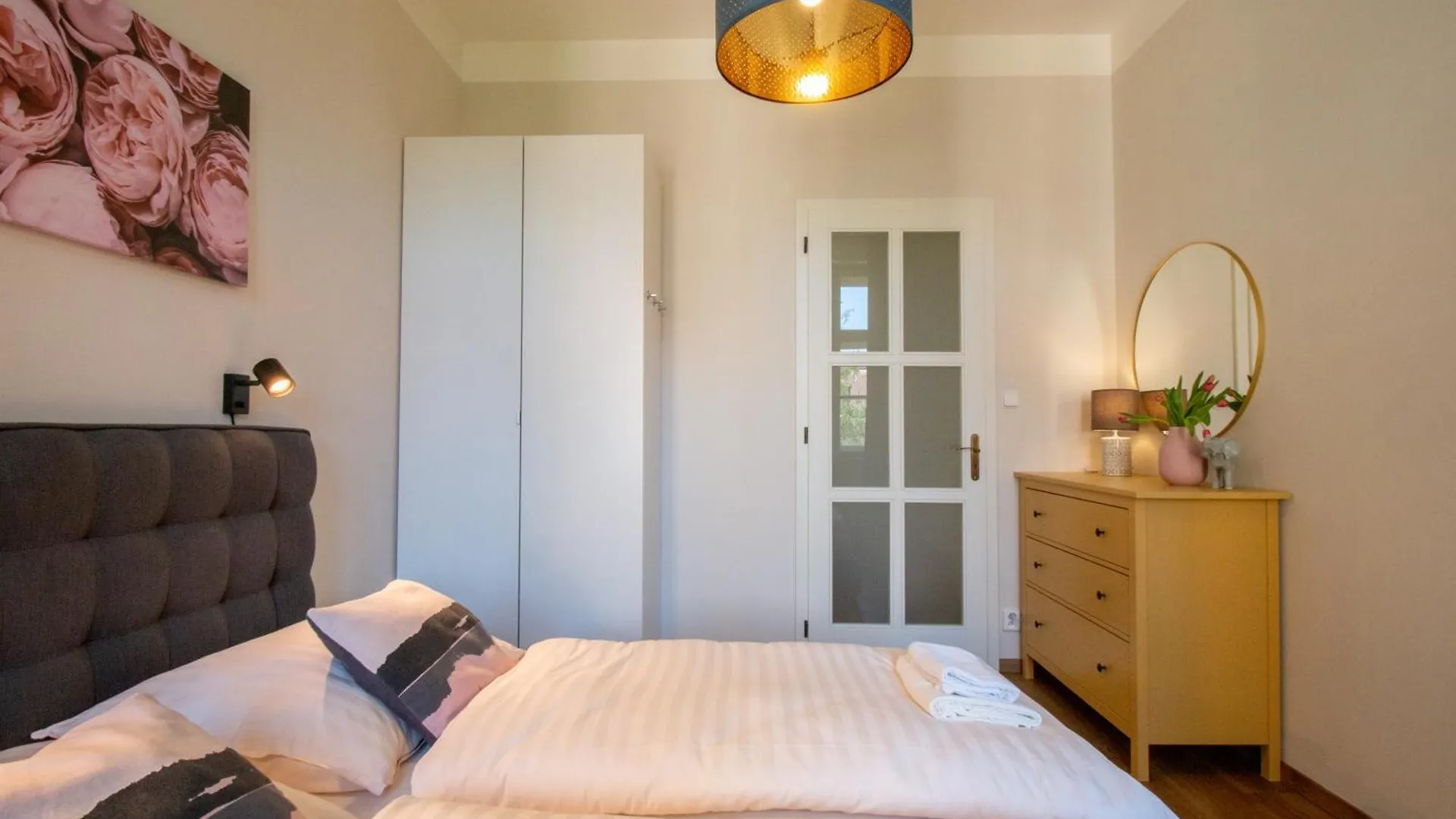 Stay Inn Apartments Ve Smeckah Praag